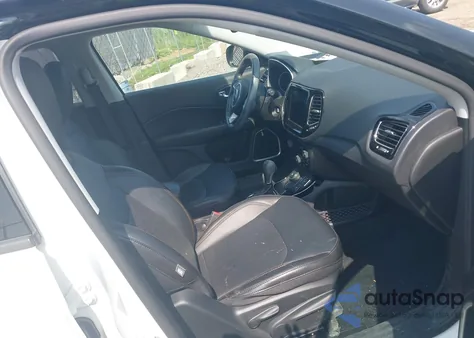 2019 Jeep Compass Limited 4X4 from USA, damaged, VIN 3C4NJDCB0KT842673